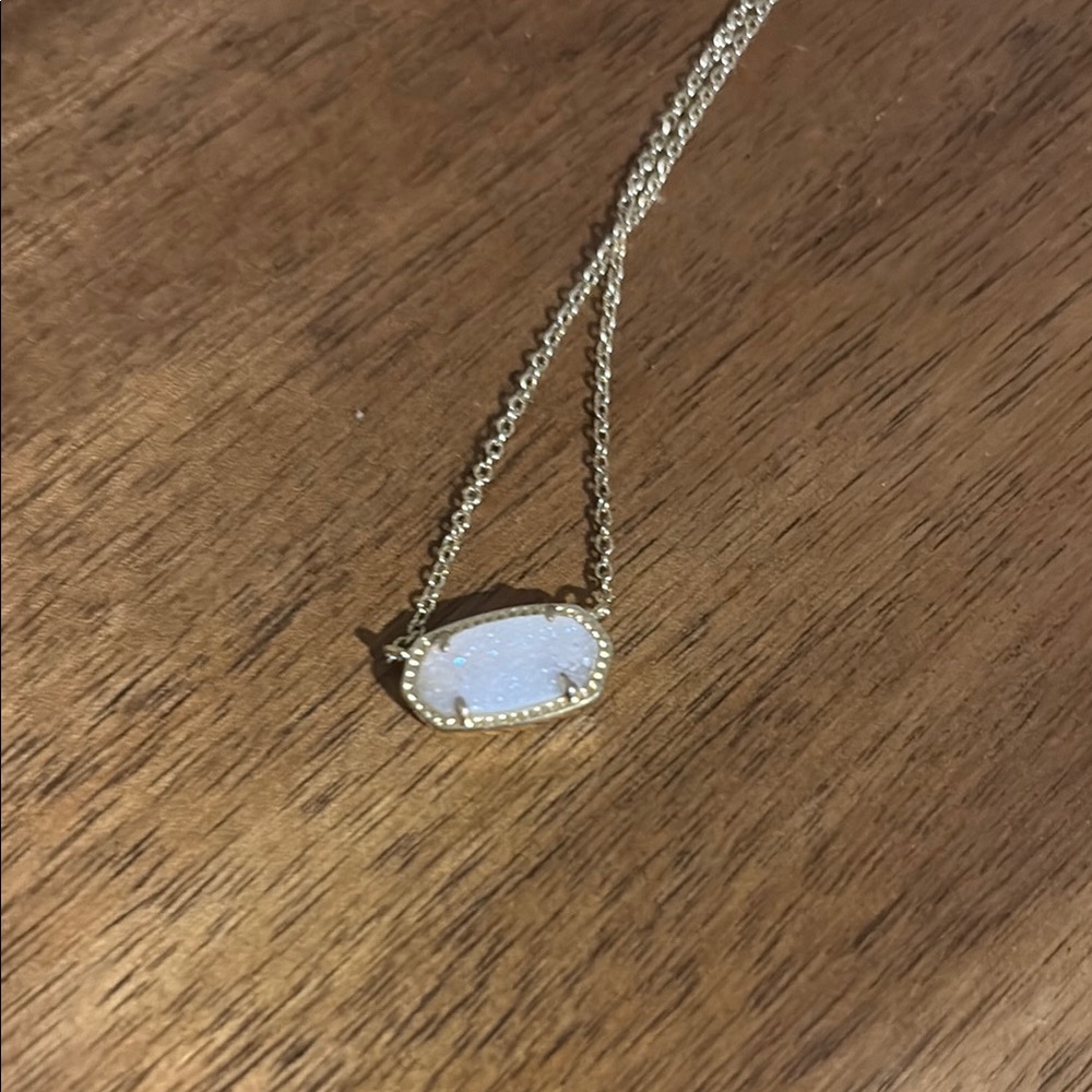 Elisa Kendra scott necklace